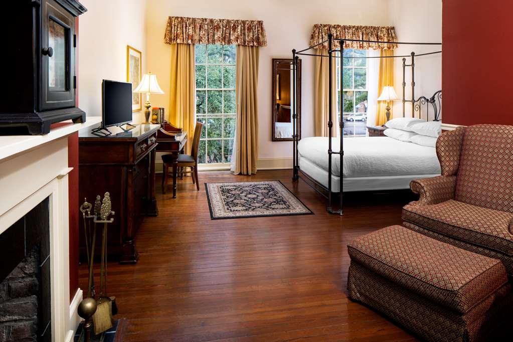 River Street Inn (Adults Only) Savannah Room photo